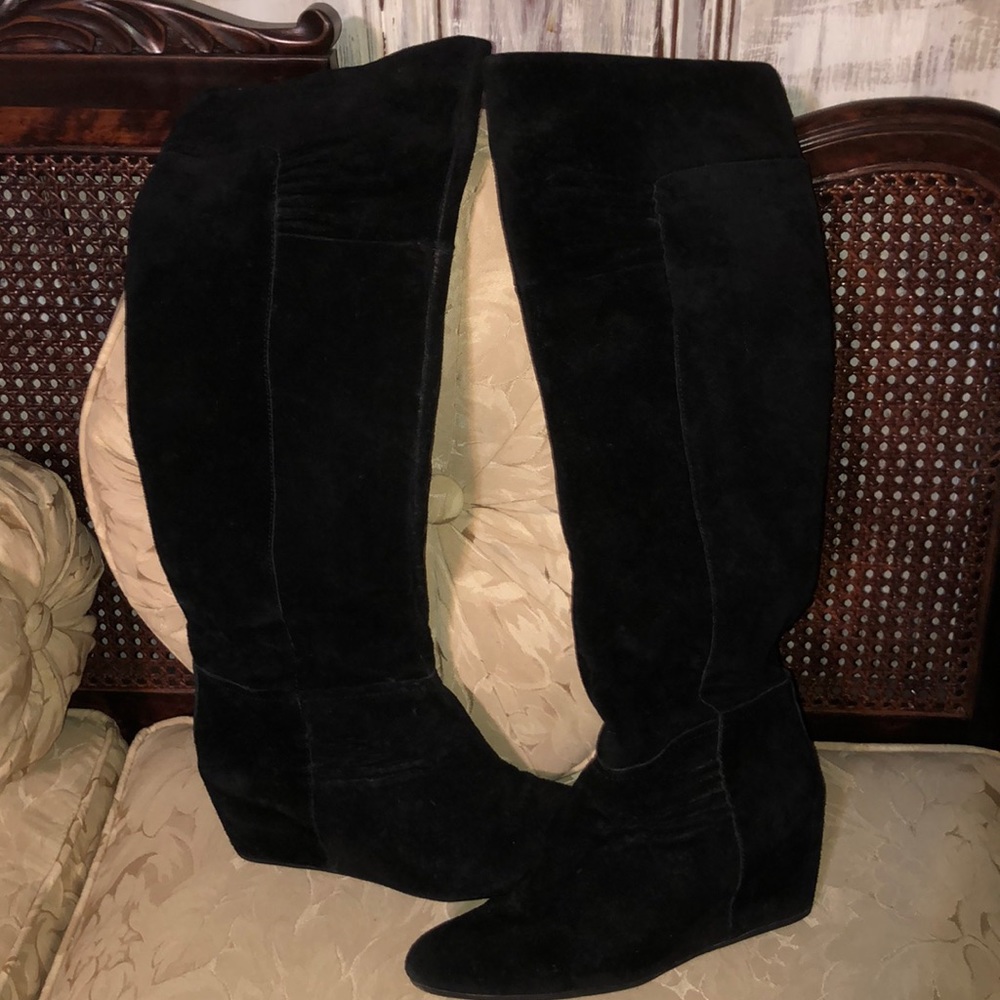 Boots - Picture 2 of 6